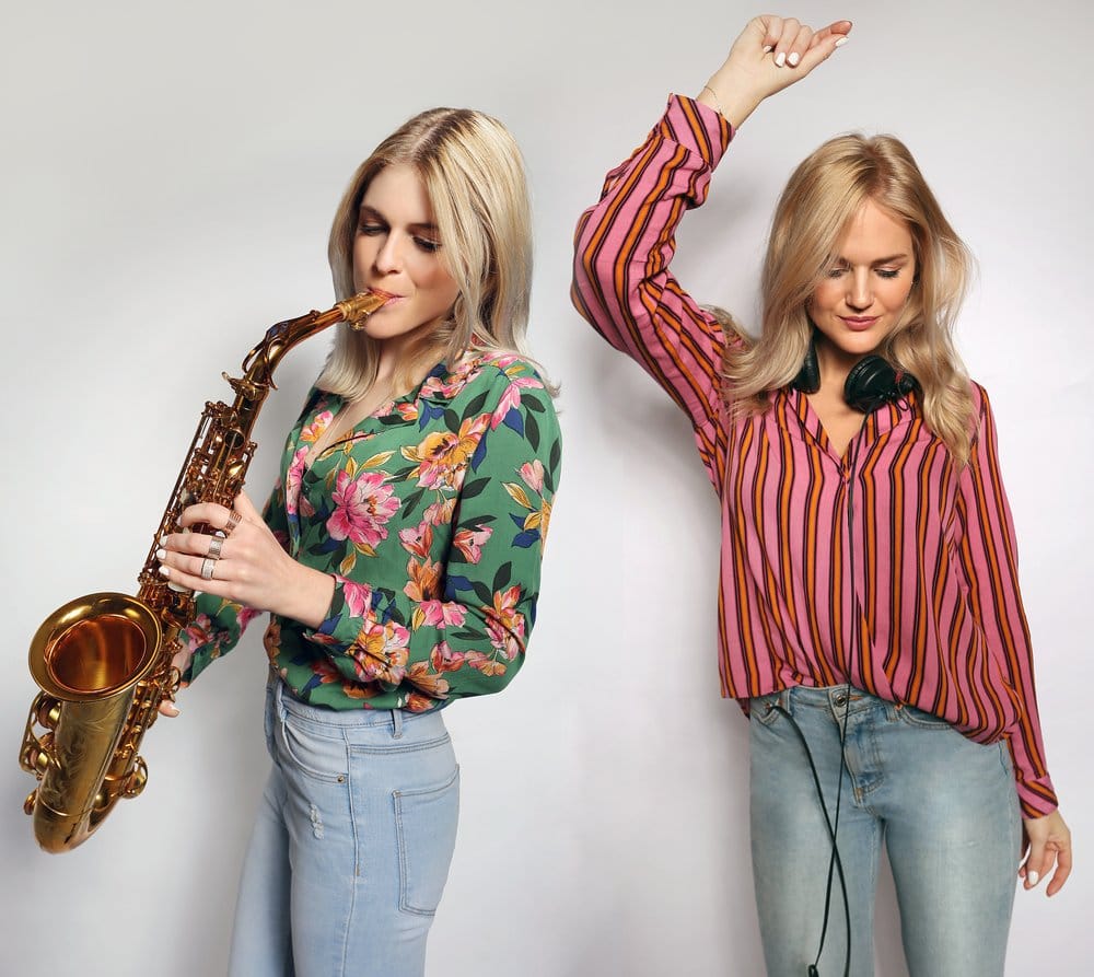 vrouwelijke dj & saxofoniste